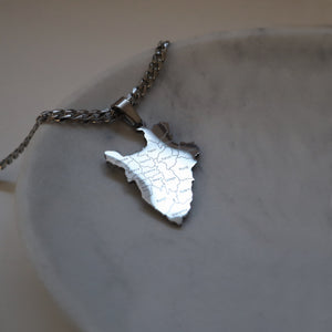 Mens Burundi necklace silver plated on stainless steel